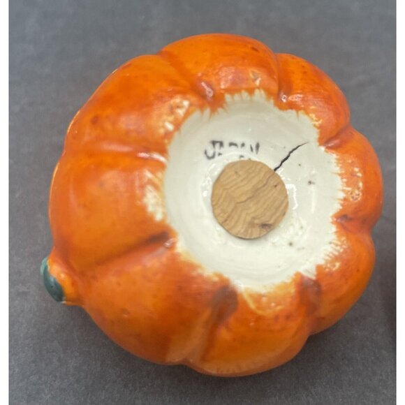 Vintage Ceramic Pumpkin Salt & Pepper Shakers Made In Japan - Picture 8 of 8